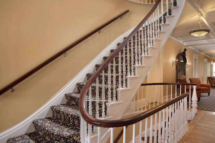 Thayers Inn