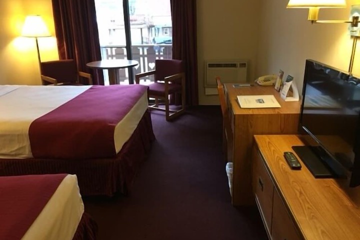Room 12 of 26