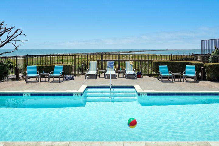 Pool 10 of 56