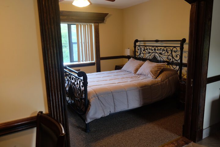 Room 14 of 28