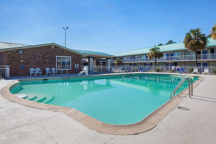 Pool 8 of 32