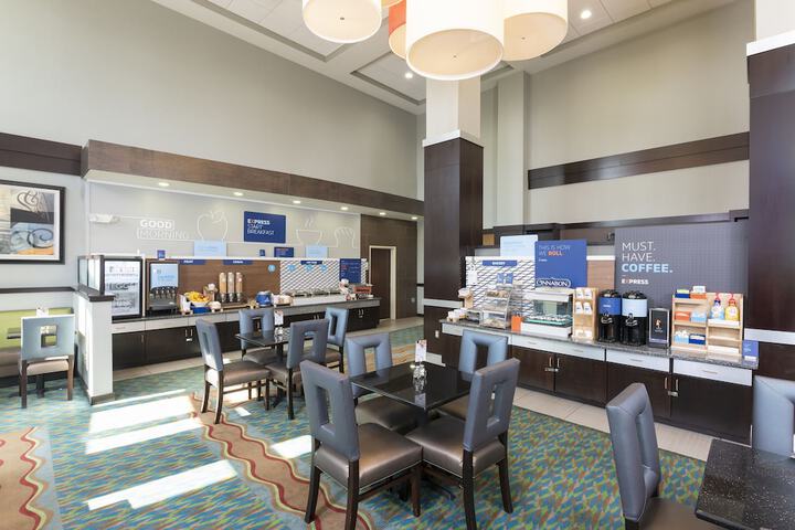 Holiday Inn Express Hotel & Suites New Philadelphia by IHG