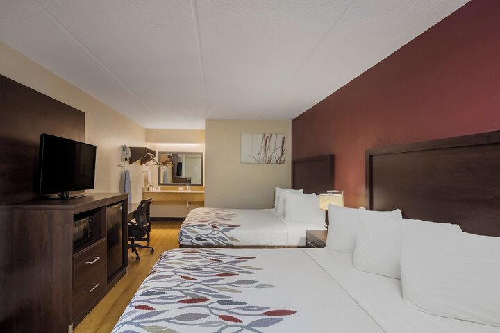 Room 27 of 34