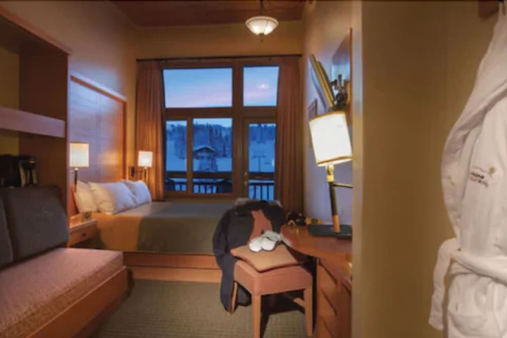 Room 23 of 53