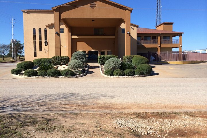 Super 8 by Wyndham Bastrop TX