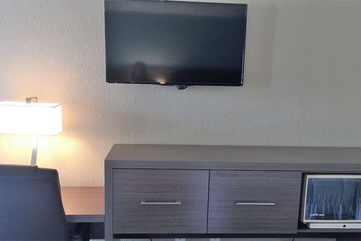 Room 30 of 42