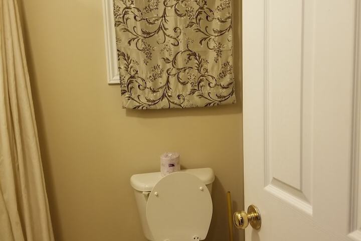Room 9 of 13