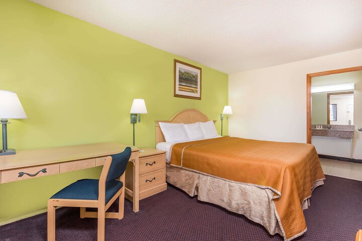 Room 3 of 14