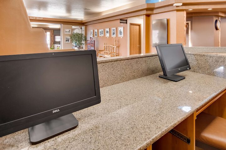 Business Center 36 of 37