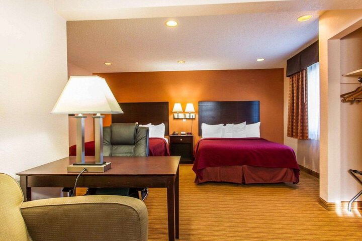 Room 21 of 32