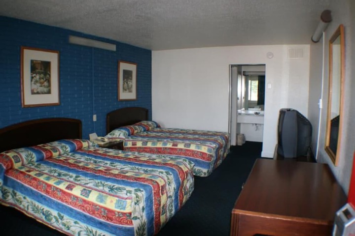 Room 15 of 20