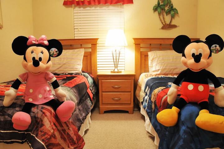 Room 25 of 48