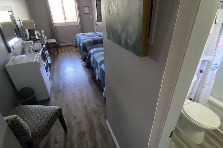 Room 45 of 102