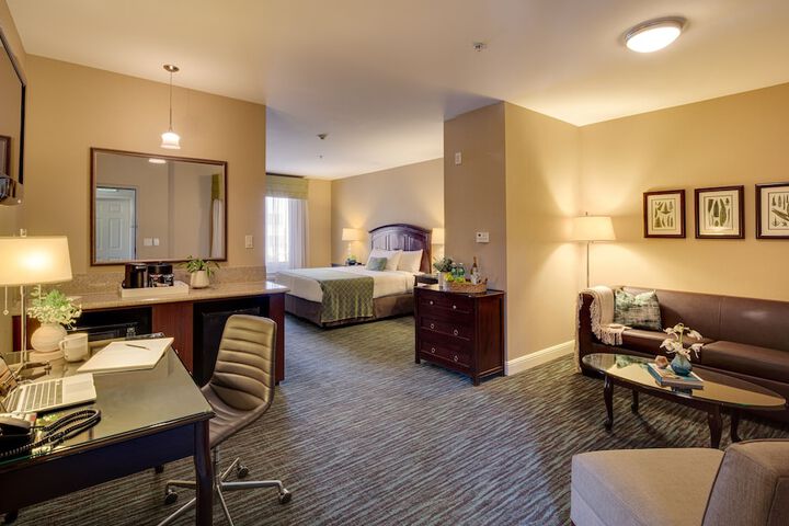 Ayres Hotel & Spa Mission Viejo – Lake Forest