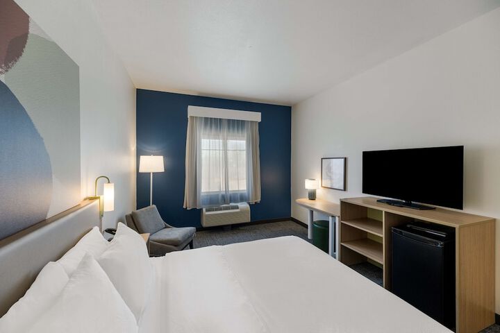 Room 14 of 32