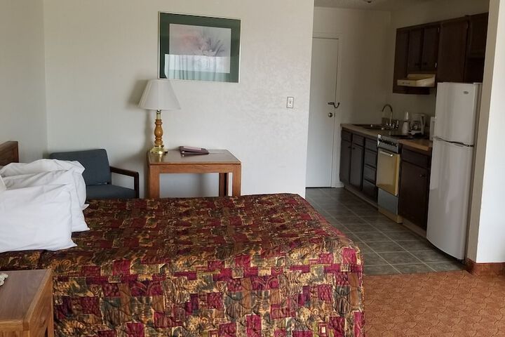 Room 33 of 46