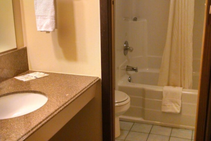 Americas Inn