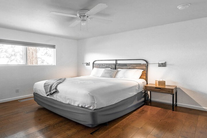 Room 32 of 37