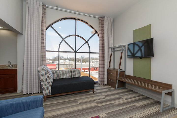Holiday Inn Express Hotel & Suites South Bend by IHG