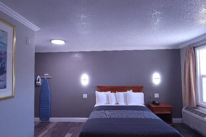 Room 49 of 59
