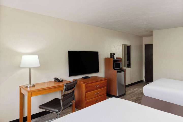 Room 31 of 40