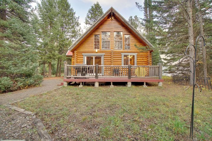 Donnelly Cabin w / Private Deck: Near Lake Cascade!