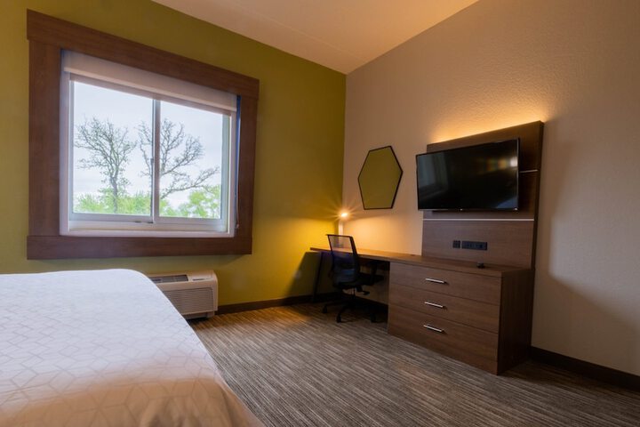 Room 34 of 85