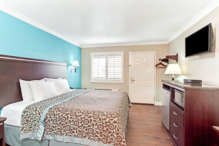 Room 15 of 20