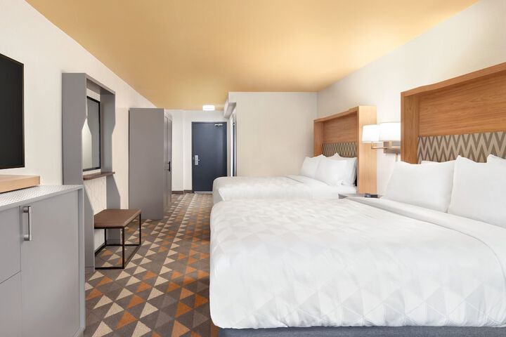 Room 15 of 34