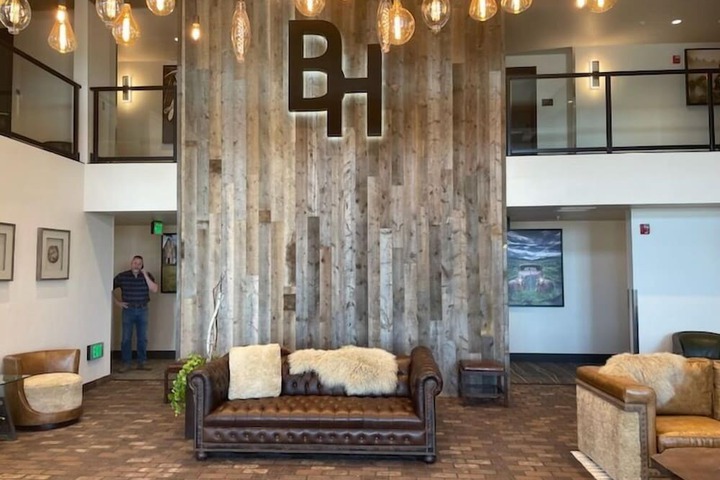 Hotel Interior 4 of 25