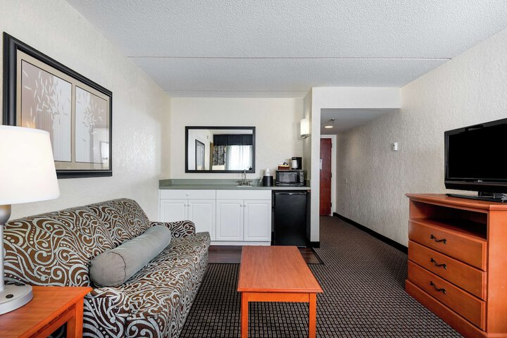 Room 16 of 26