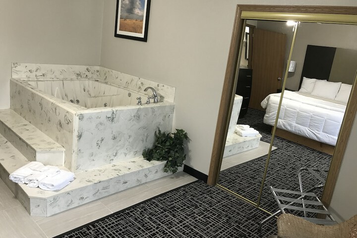 Hot Tub 58 of 59