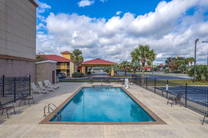 Pool 3 of 28