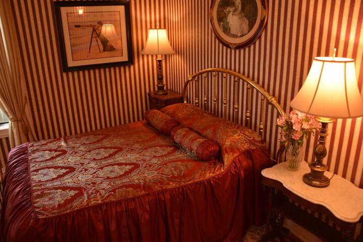 Room 17 of 34