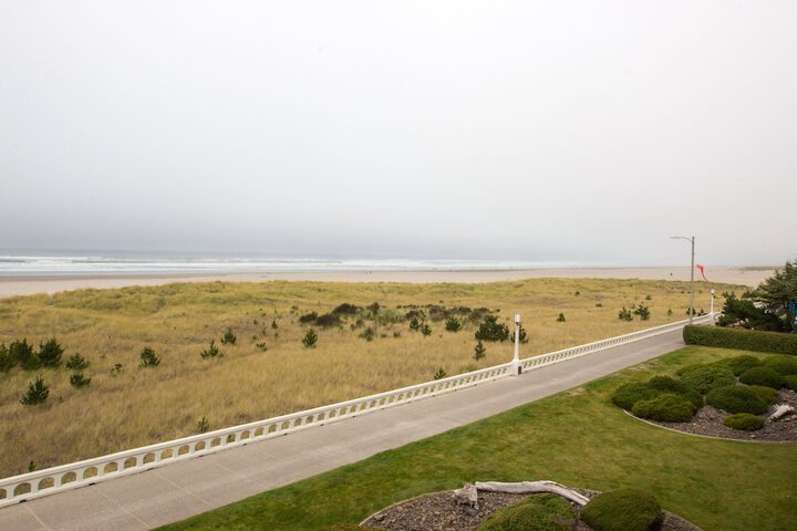 Hi-Tide Oceanfront Inn