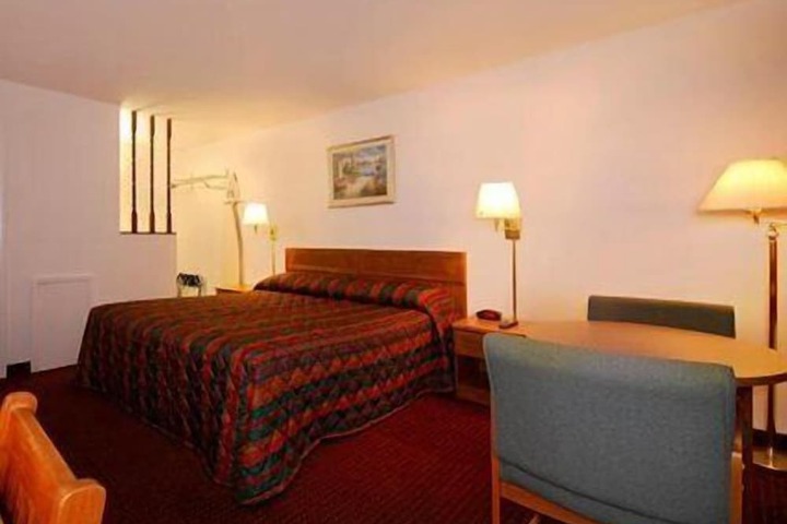 Room 11 of 31