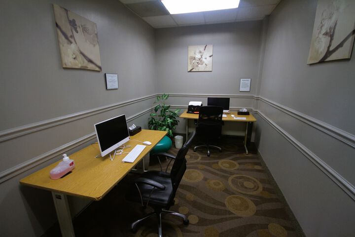 Business Center 98 of 103