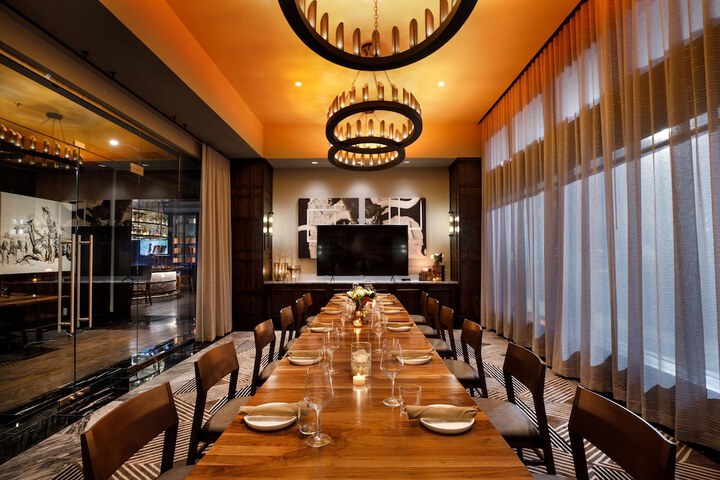 Dining 54 of 64