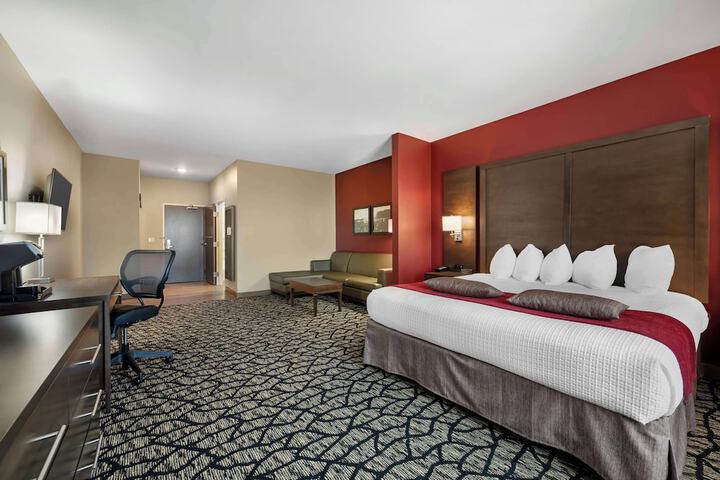 Best Western Plus Lakeview Hotel