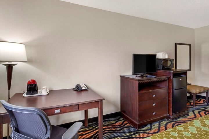 Room 25 of 42