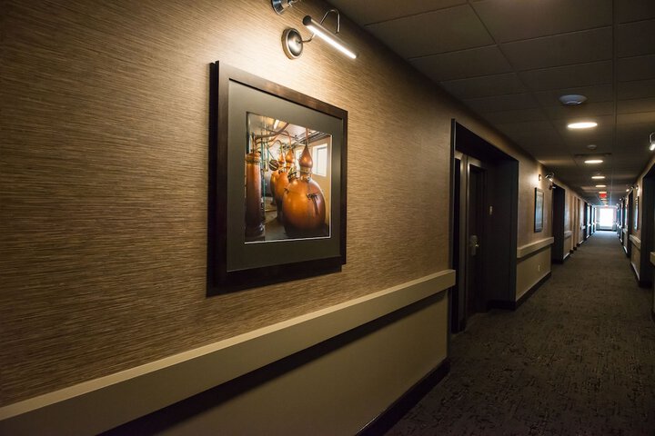 Ballroom/Hall 95 of 98