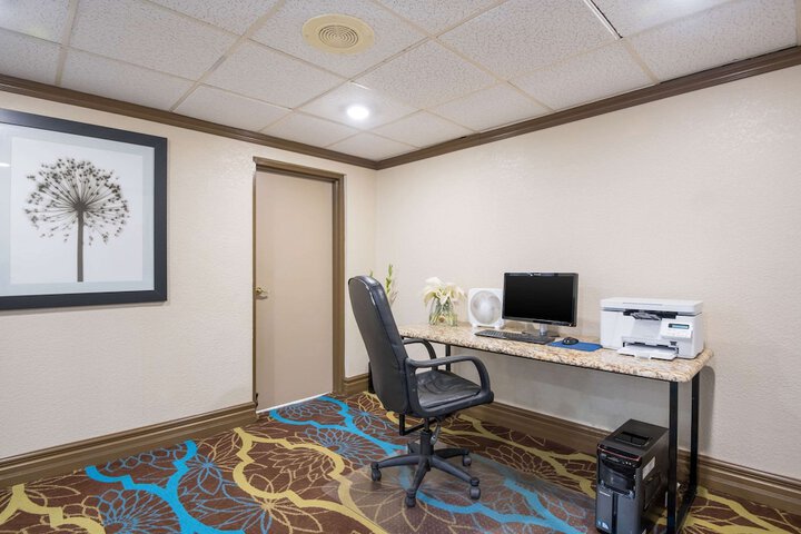 Business Center 29 of 29
