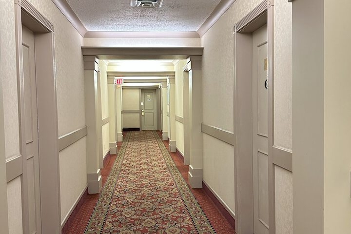 Ballroom/Hall 90 of 96