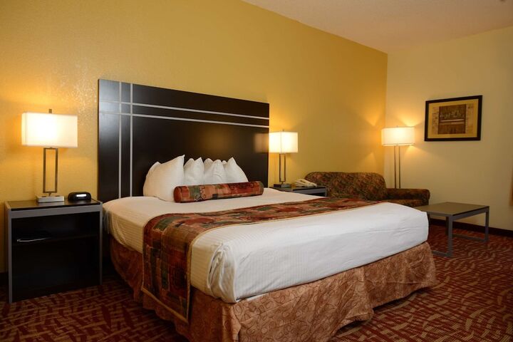 Room 6 of 25