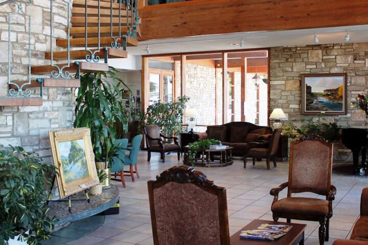 The Inn of The Hills