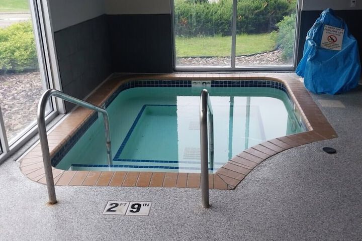 Country Inn & Suites by Radisson Platteville, WI