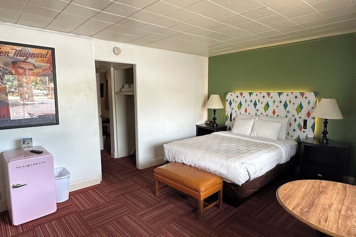 Room 53 of 58