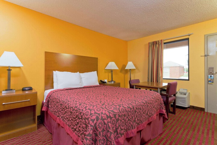 Days Inn by Wyndham Franklin