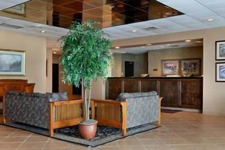 Ramada by Wyndham Watertown / Thousand Islands NY