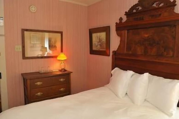 Room 46 of 138